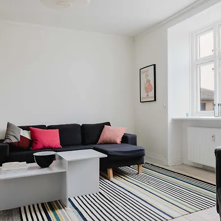 Apartman Lovely Spacious By The Lakes *